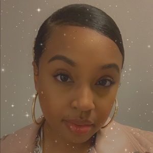 Meet your Posher, Mia